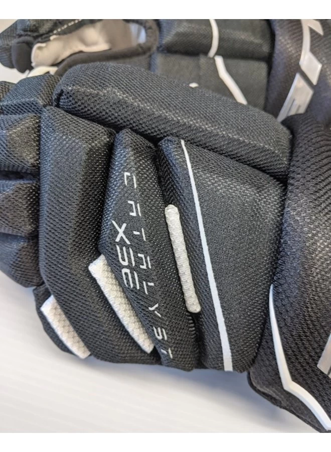 2021 TRUE HG CATALYST XSE SR HOCKEY GLOVES - Image 2